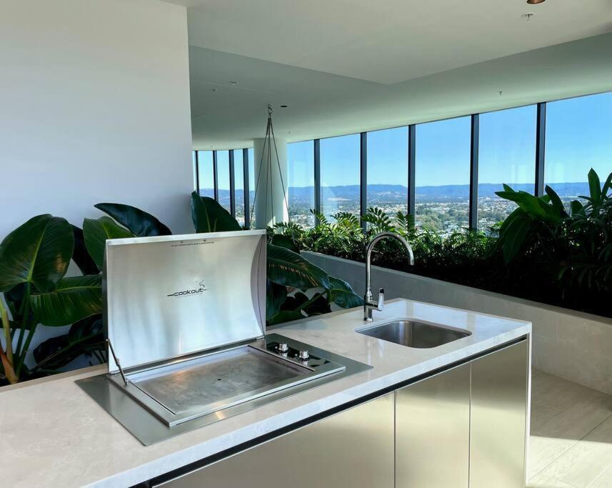Апартаменти Stunning Oceanview 2Br In The Heart Of Broadbeach 44F Голд-Кост Екстер'єр фото