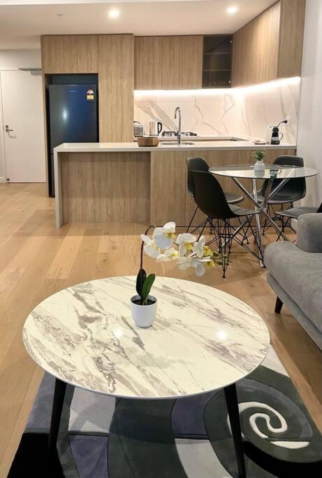 Апартаменти Stunning Oceanview 2Br In The Heart Of Broadbeach 44F Голд-Кост Екстер'єр фото