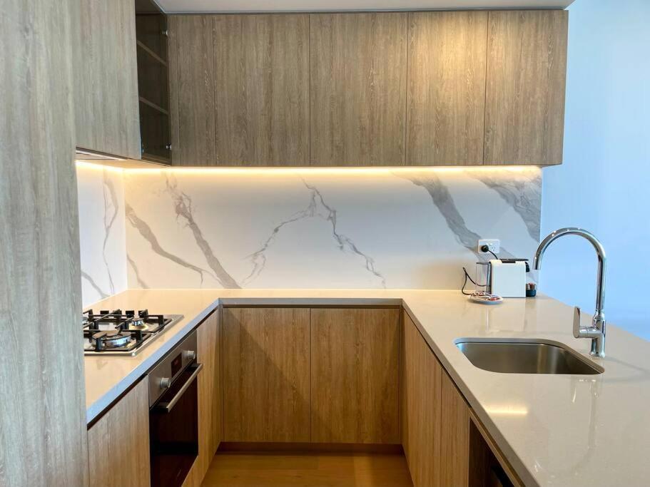 Апартаменти Stunning Oceanview 2Br In The Heart Of Broadbeach 44F Голд-Кост Екстер'єр фото